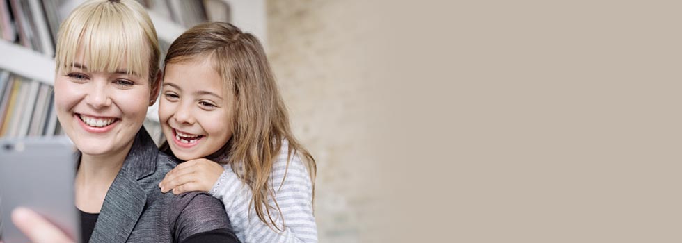 Kinderfotos auf Facebook & Co. erlaubt? Kinderfotos auf Facebook & Co. erlaubt?