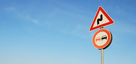 Straßenschild Überholen Straßenschild Überholen