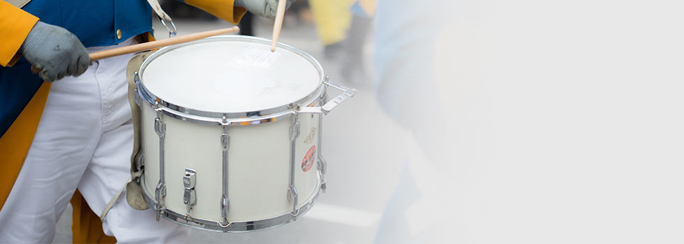 Musikinstrumente versichern Instrumentenversicherung für Karnevalisten von ARAG
