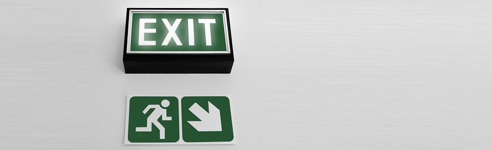 Exit Schild - Praxisfall Schild an der Wand: EXIT