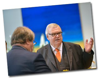 Dr. Faßbender Vorstandsvorsitzender der ARAG Dr. Faßbender Vorstandsvorsitzender der ARAG
